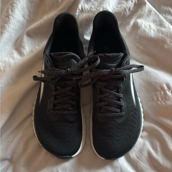 Altra Shoes - Altra Women's Athletic Shoes - Black and White